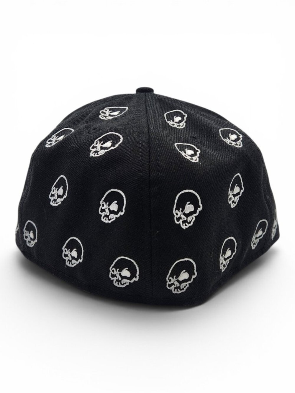 New Era 59FIFTY Skull & Crossbones AOP Fitted Hat - 7 1/4 L/G - Picture 4 of 8